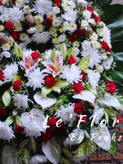 w27 Mix flower Wreart