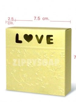 กล่องกระดาษ เคลือบเงาชิมเมอร์ ปั๊มลายนูนสีทอง LOVE 20 ชิ้น 7.5*2 CM