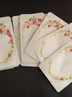 ซองใส่สบู่ลายวงรีดอกไม้ขนาด 9*14.5 cm. 100 ชิ้น