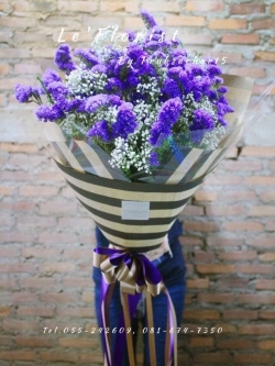 statice flower bouquet