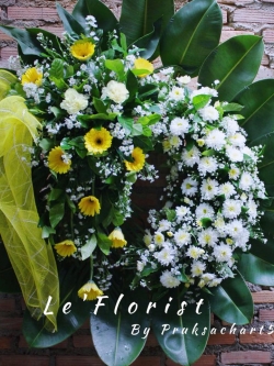 W44พวงหรีดดอกไม้สด