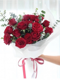 15 Premium Red Roses Bouquet
