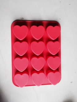 แม่พิมพ์ซิลิโคน หัวใจ 12 ช่อง 35g