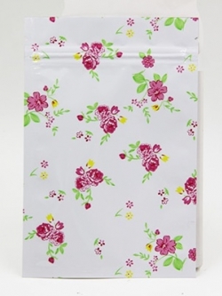 ซองซิปดอกกุหลาบสีแดงมีใบ พื้นหลังขาว ขนาด 8x12 cm 100 ชิ้น