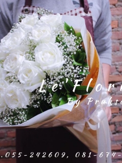 B21 PREMIUM WHITE ROSE BOUQUET