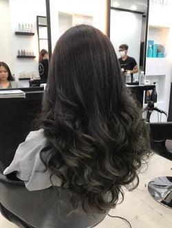 สีผม บลอนด์เข้มประกายหม่นเทา