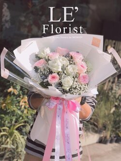 12 Import White&Pink Rose Bouquet with White Paper