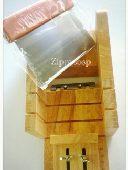 ที่ตัดสบู่ตั้งโต๊ะ พร้อมมีดตัด