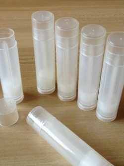 หลอดลิปขาวใส แพคละ 5 ชิ้น