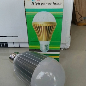หลอดไฟ LED E27 Bulb ขนาด 9W 12V 4200-4500K AL