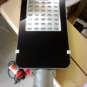 โคมไฟถนน LED Street Light ขนาด 30W 12V Cool White