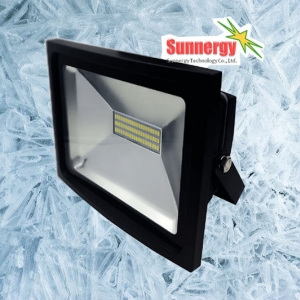 Solar Flood Light 12V 50W รุ่น STCLF-LVFCOB50W